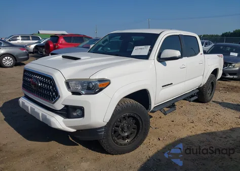 2018 Toyota Tacoma Trd Sport z USA, uszkodzony, nr VIN 3TMCZ5AN2JM179361